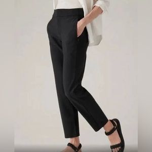 Athleta Stellar Crop